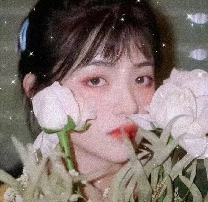 沙滩上的夏娃